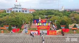 ភាពសប្បាយក្រៃលែងនៃទិវាបុណ្យធំនៅលើប្រជុំកោះ Truong Sa